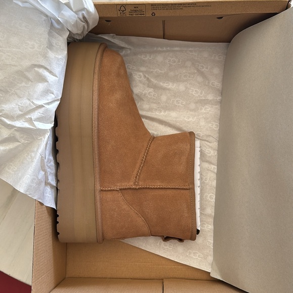 NIB Classic Mini Platform UGG - Picture 7 of 9